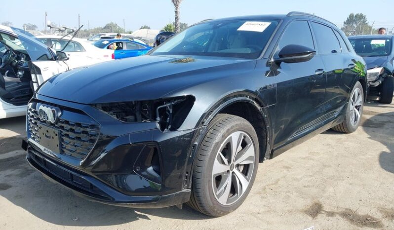 
								2024 Audi Q8 full									