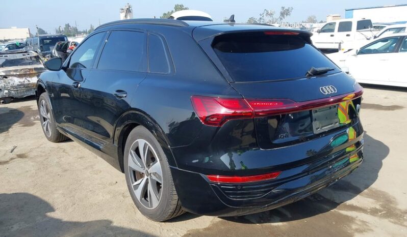 
								2024 Audi Q8 full									