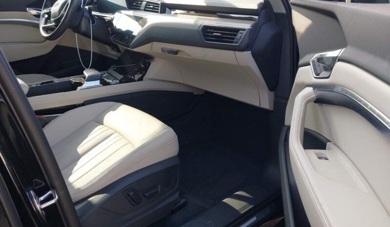 
								2024 Audi Q8 full									