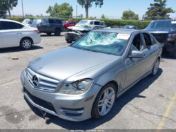 
										2012 Mercedes-benz C 250 full									