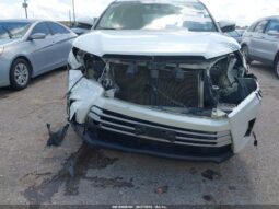 
										2019 Toyota Highlander full									