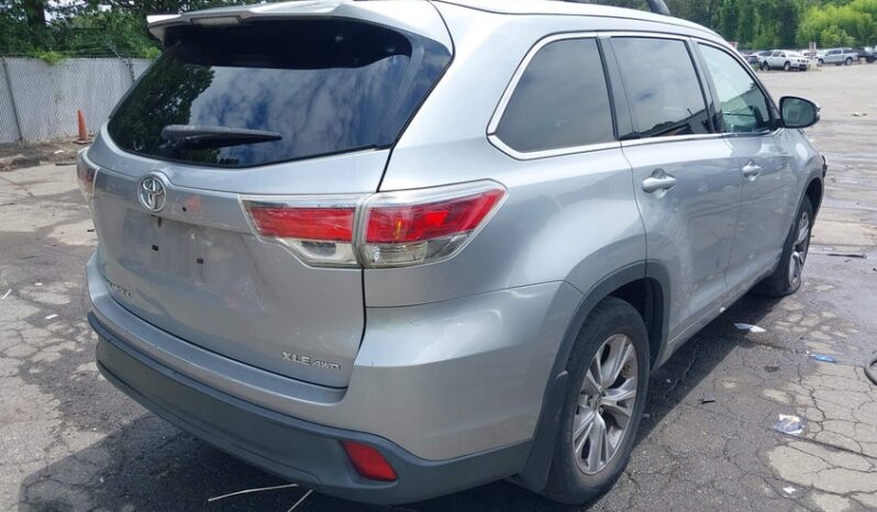 
								2015 Toyota Highlander full									