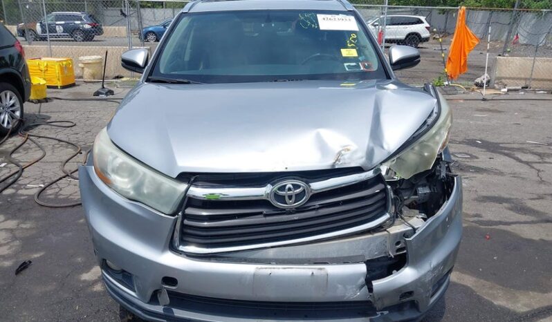 
								2015 Toyota Highlander full									
