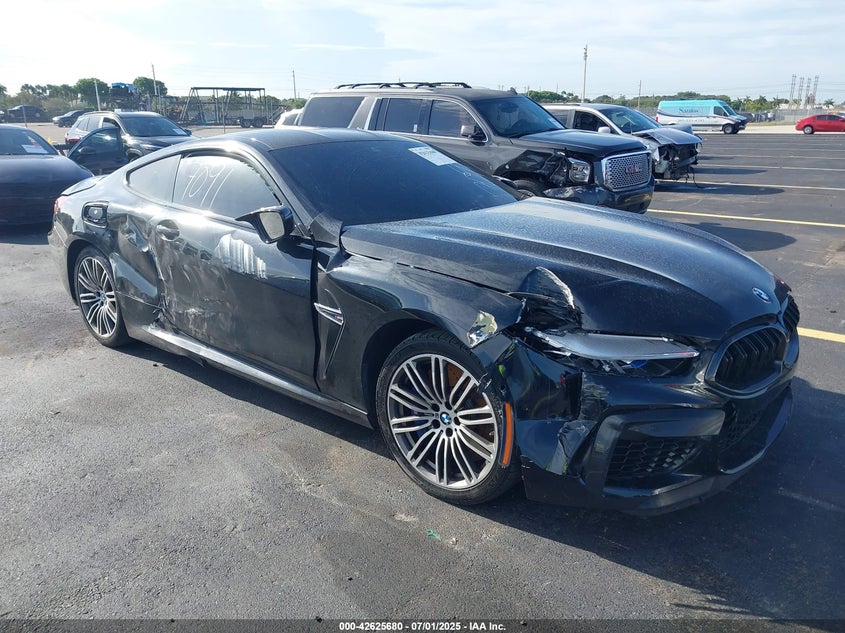 2020 BMW M8
