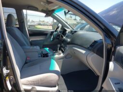 
										2012 Toyota Highlander full									