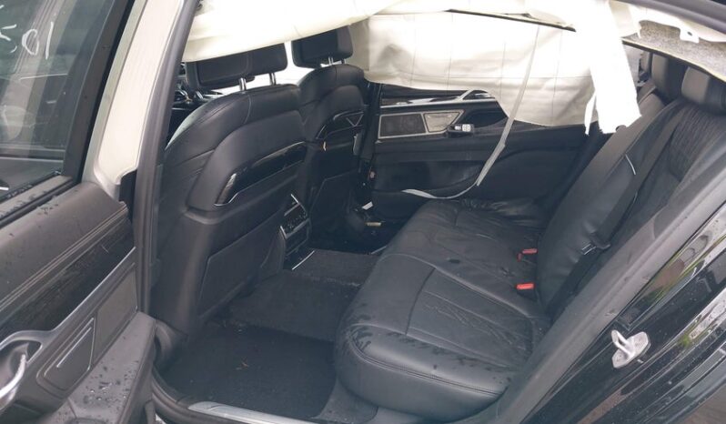 
								2019 BMW 750i full									