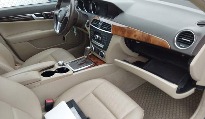 
								2012 Mercedes-benz C 300 full									