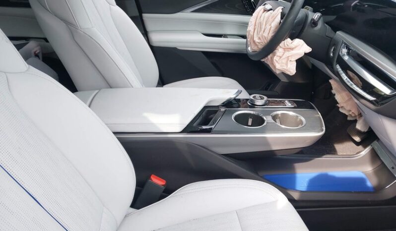 
								2024 Cadillac Lyriq full									