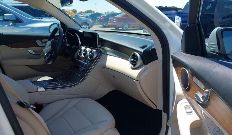 
								2021 Mercedes-benz Glc 300 full									