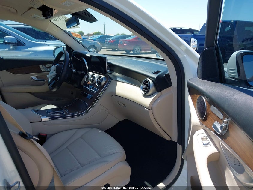 2021 Mercedes-benz Glc 300