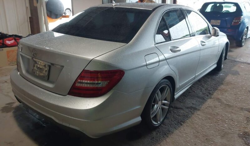 
								2012 Mercedes-benz C 250 full									