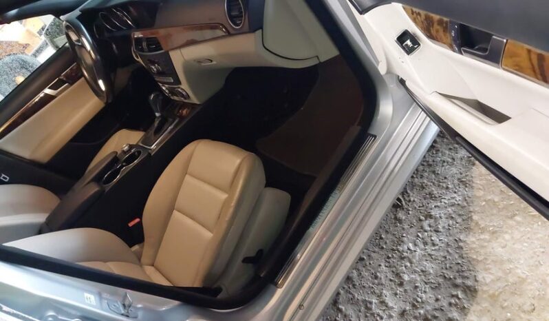 
								2012 Mercedes-benz C 250 full									