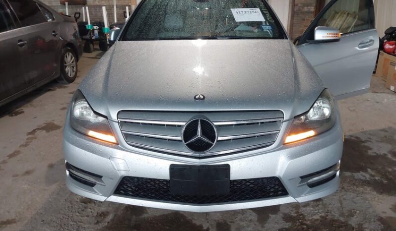 
								2012 Mercedes-benz C 250 full									