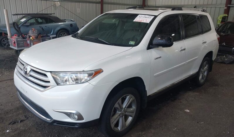 
								2013 Toyota Highlander full									