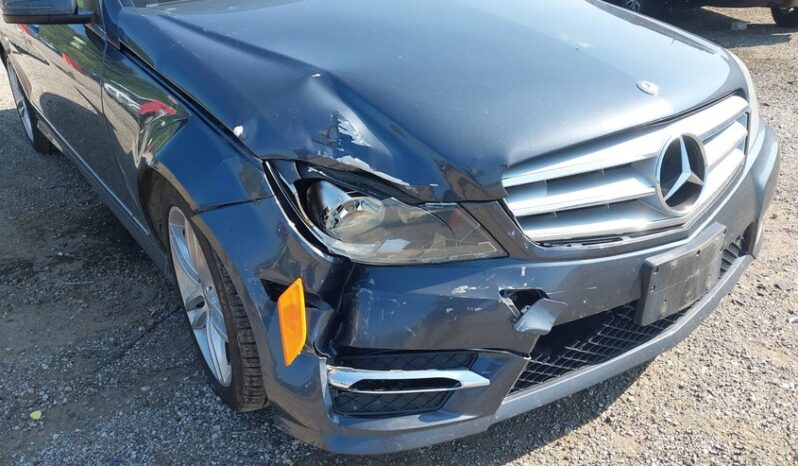 
								2013 Mercedes-benz C 300 full									