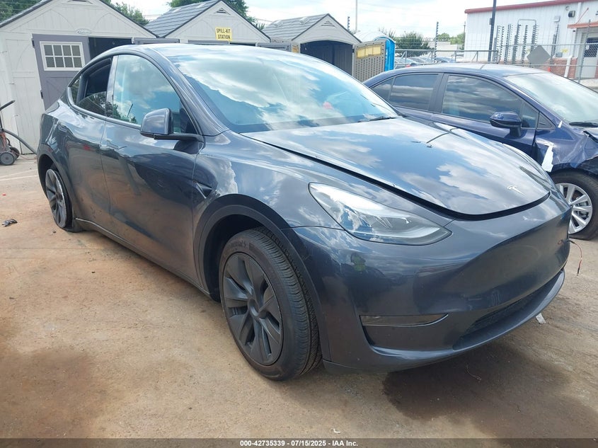 2025 Tesla Model y