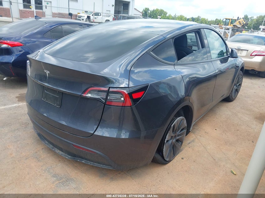 2025 Tesla Model y