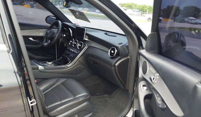 
								2019 Mercedes-benz Glc 300 full									