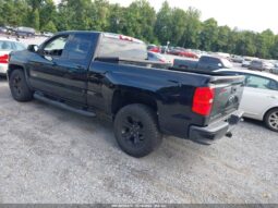 
										2017 Chevrolet Silverado full									