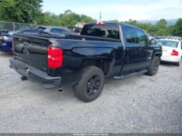 
										2017 Chevrolet Silverado full									