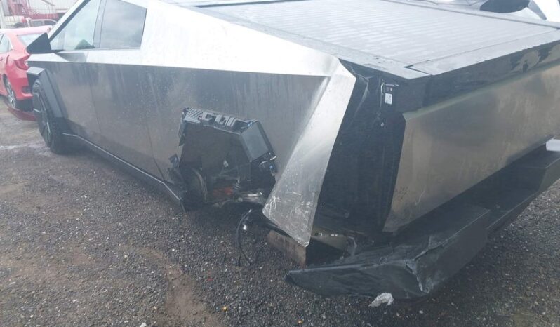 
								2024 Tesla Cybertruck full									