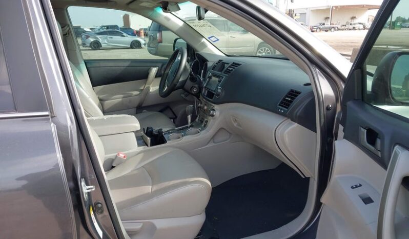 
								2013 Toyota Highlander full									