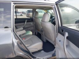 
										2013 Toyota Highlander full									