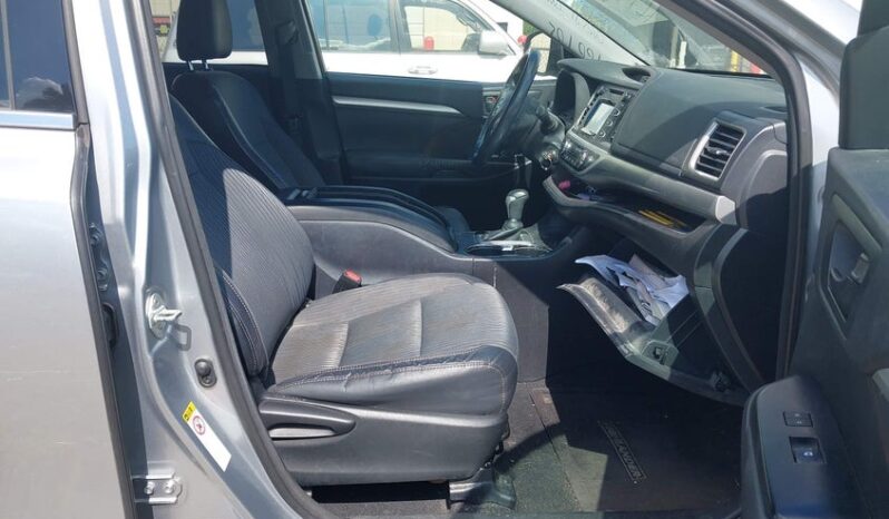 
								2015 Toyota Highlander full									