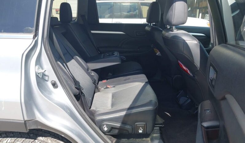 
								2015 Toyota Highlander full									