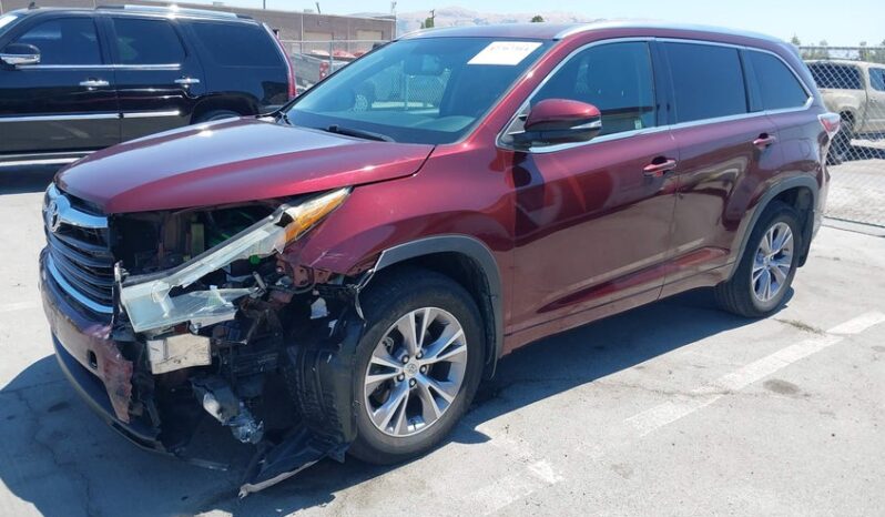 
								2015 Toyota Highlander full									