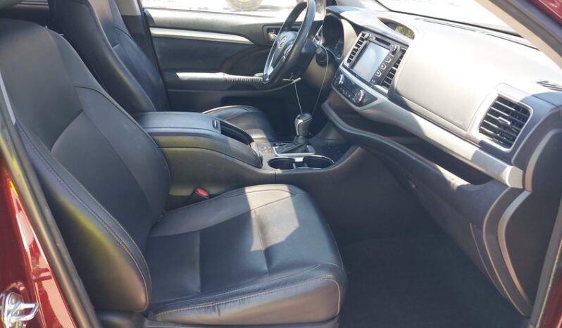 
								2015 Toyota Highlander full									