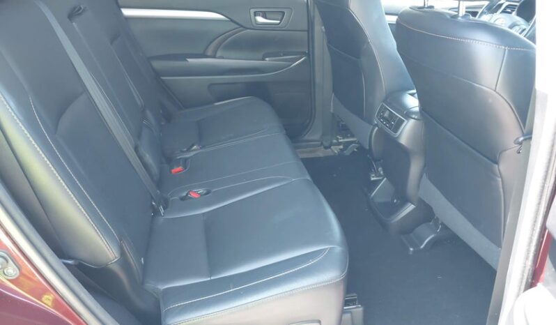 
								2015 Toyota Highlander full									