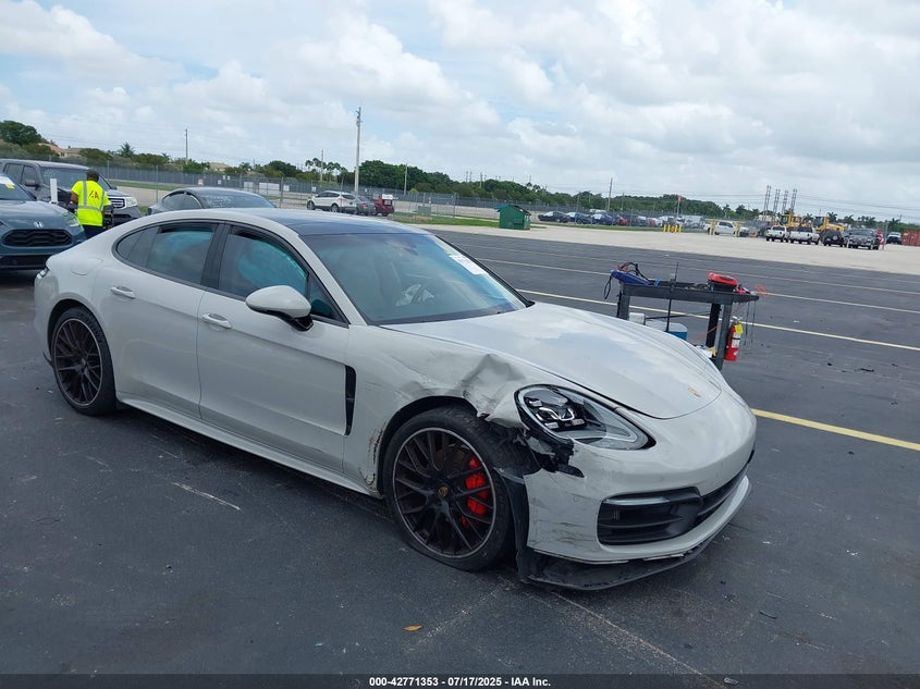 2021 Porsche Panamera