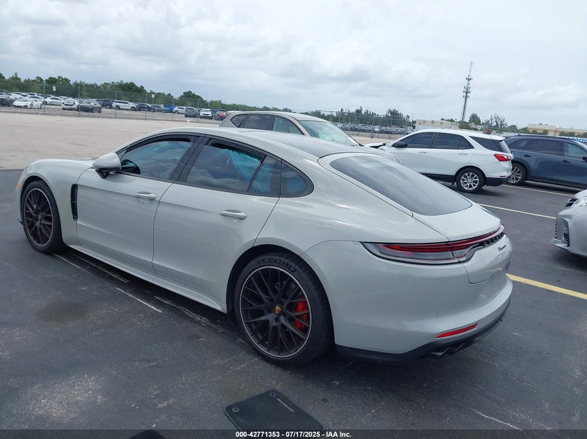 2021 Porsche Panamera