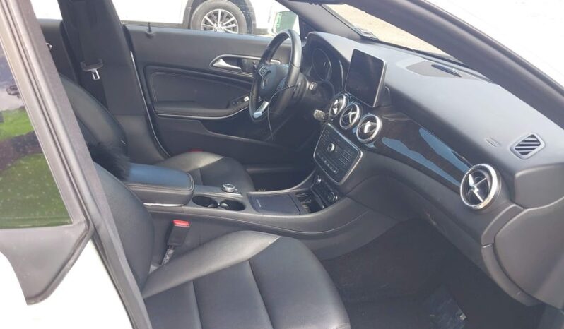 
								2015 Mercedes-benz Cla 250 full									