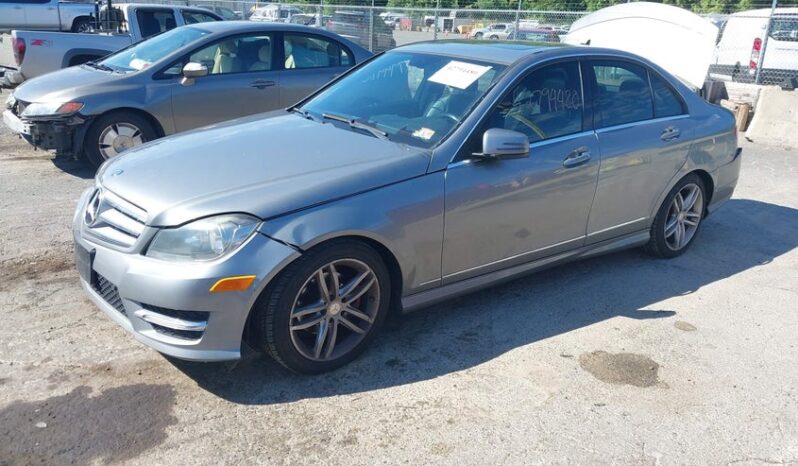 
								2012 Mercedes-benz C 300 full									