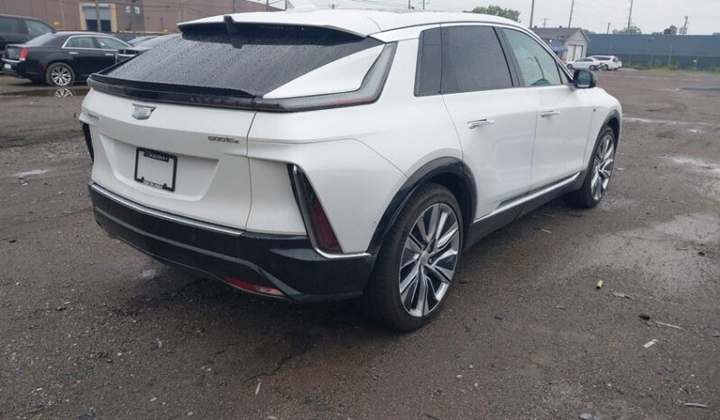 
								2024 Cadillac Lyriq full									