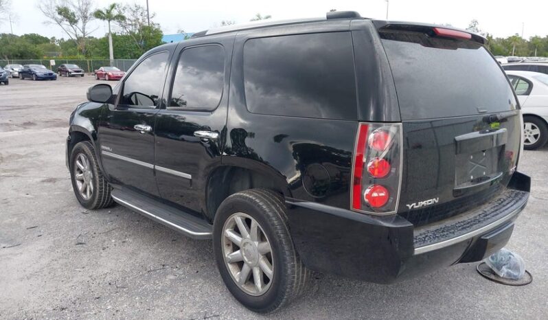 
								2013 Gmc Yukon full									