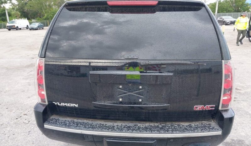 
								2013 Gmc Yukon full									