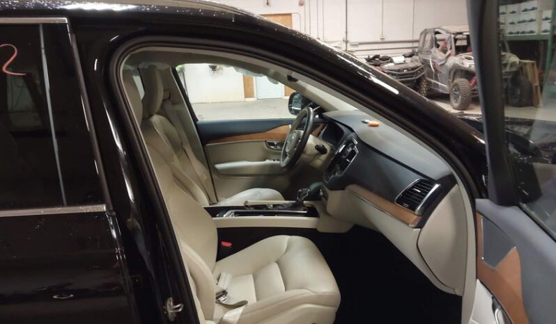
								2022 Volvo Xc90 full									