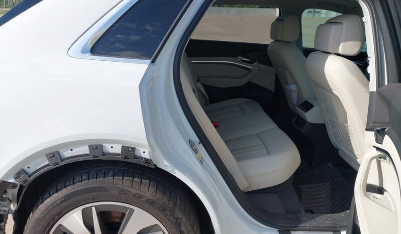
								2024 Audi Q8 full									