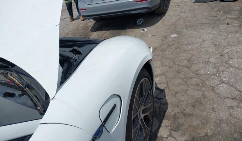 
								2022 Porsche Taycan full									