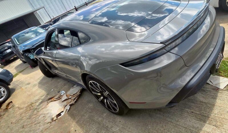 
								2021 Porsche Taycan full									