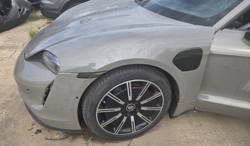 
								2021 Porsche Taycan full									