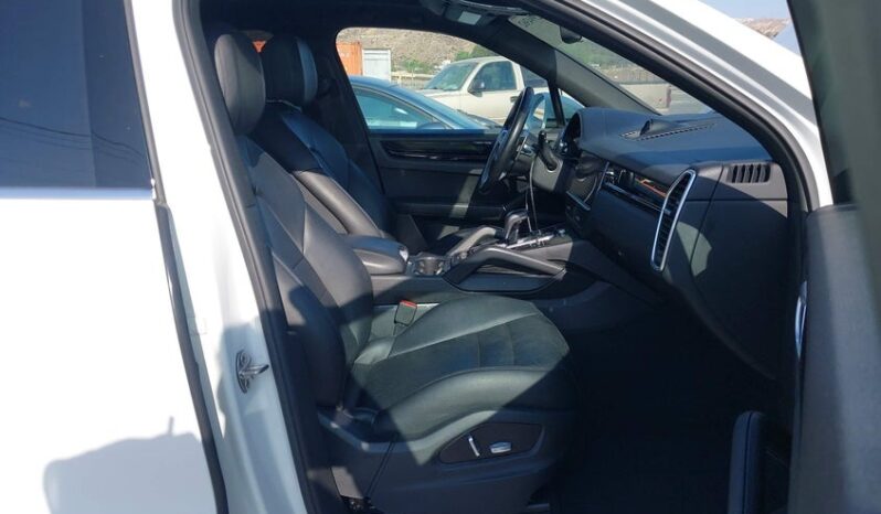 
								2020 Porsche Cayenne full									