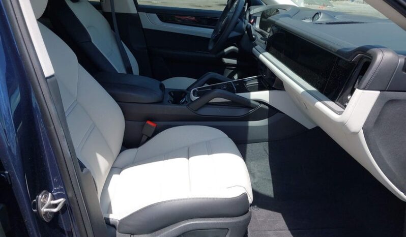 
								2025 Porsche Cayenne full									