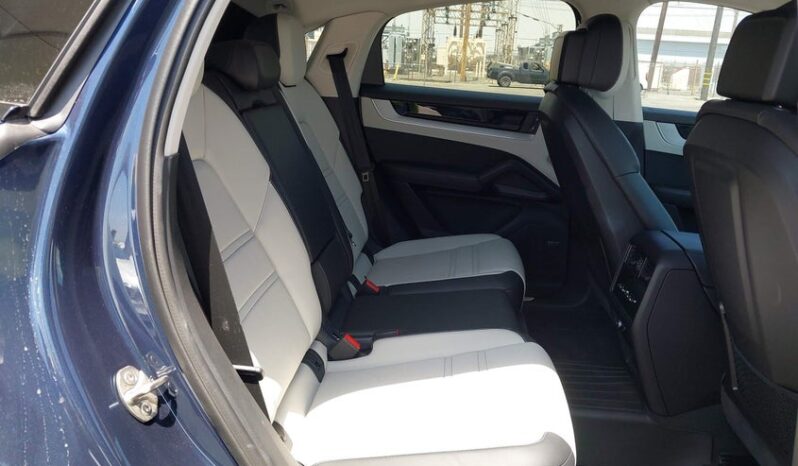 
								2025 Porsche Cayenne full									