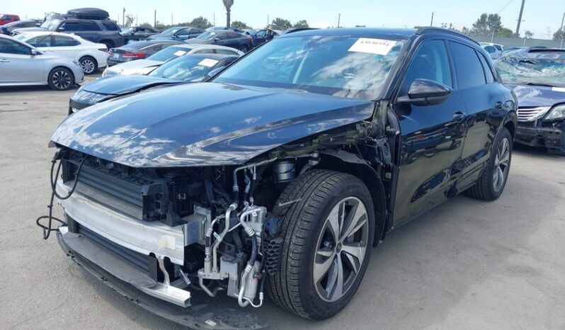 
								2024 Audi Q8 full									