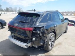 
										2024 Audi Q8 full									