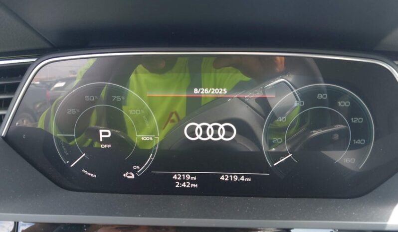 
								2024 Audi Q8 full									